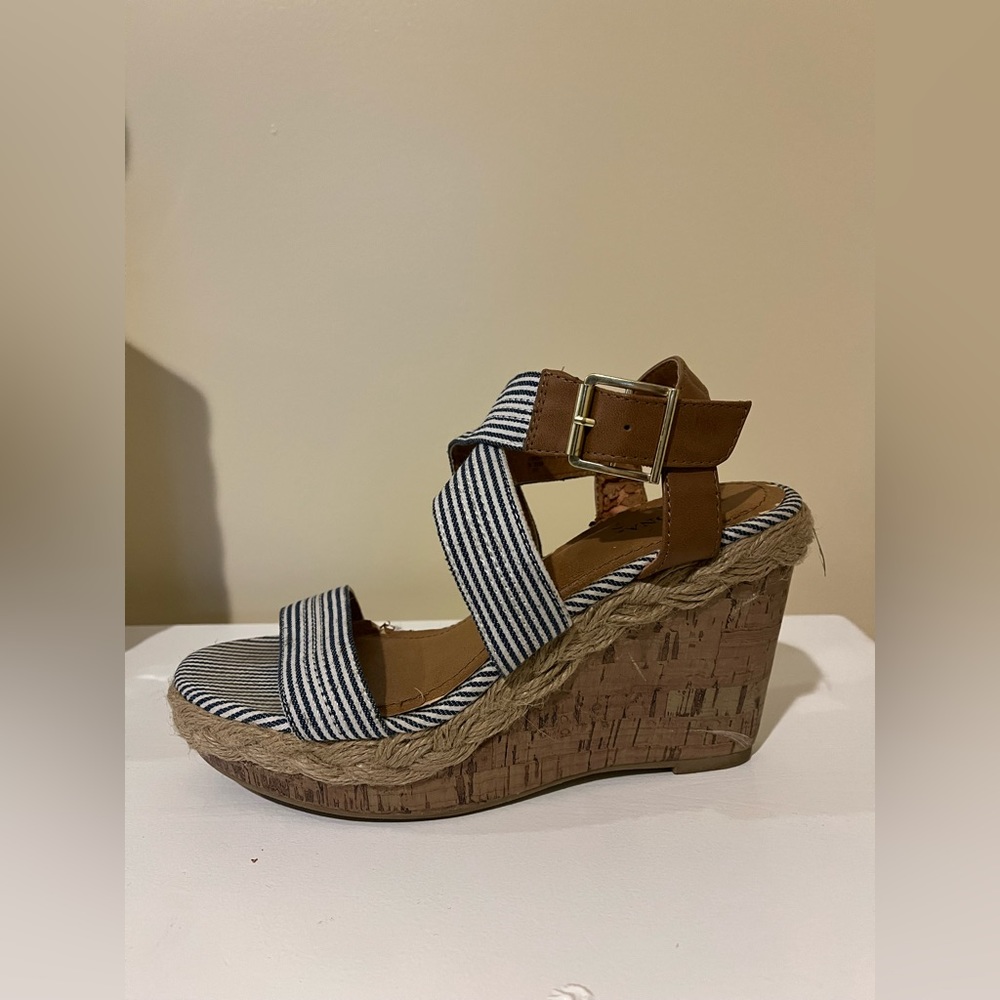 Navy/white striped wedges